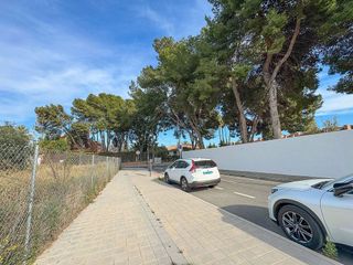 Terreno en venta en Vistahermosa en Alicante