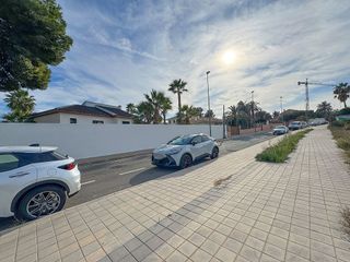 Terreno en venta en Vistahermosa en Alicante