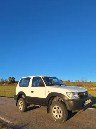 Toyota Land Cruiser 90