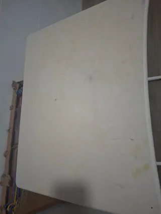 Mesa auxiliar blanca