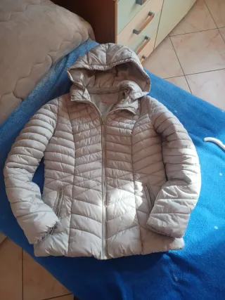 Giubbino imbottito con cappuccio