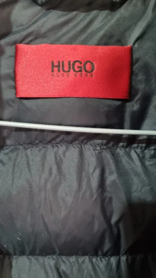 Chaqueta Hugo Boss Negra Plumas