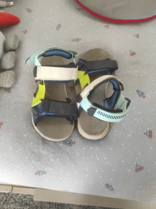 Sandalias niño Zara
