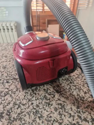 Aspirador Rowenta Compacted Ergo Rojo