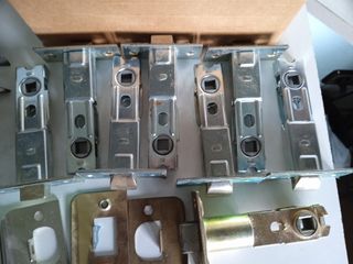 Picaportes y cuadradillos para puertas