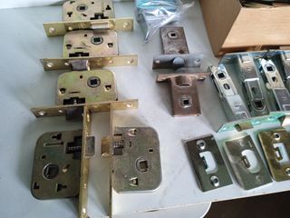 Picaportes y cuadradillos para puertas