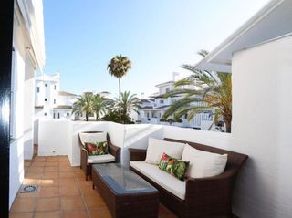 Piso en alquiler en Los Naranjos - Las Brisas en Marbella