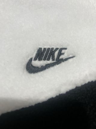 Chaqueta Nike Sherpa Reversible Blanca/Negra