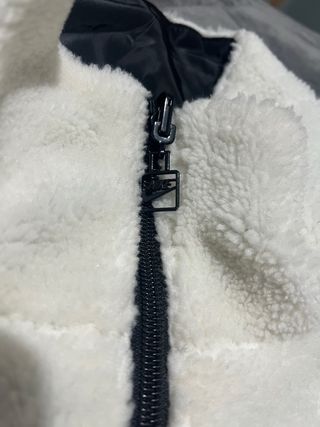 Chaqueta Nike Sherpa Reversible Blanca/Negra