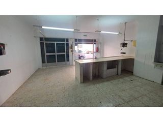 Local comercial en venta en Nueva Andalucía en Almería