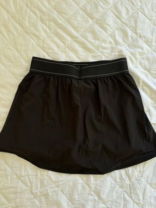 Falda deportiva Alo negra nueva