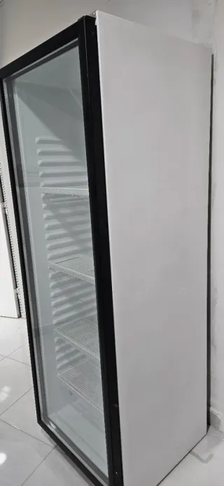 Nevera expositora vertical cristal