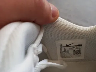 Zapatillas Nike Air Blancas y Plateadas