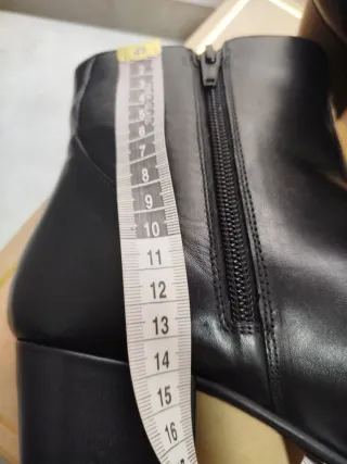 Botines de mujer negros con cremallera