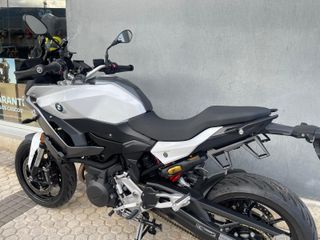 dasMoto vende BMW F900XR con 3200 km (2024)
