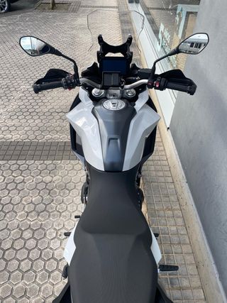dasMoto vende BMW F900XR con 3200 km (2024)