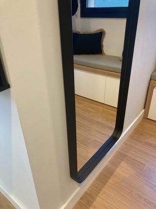 Espejo de pared metal negro modelo loook de Casual