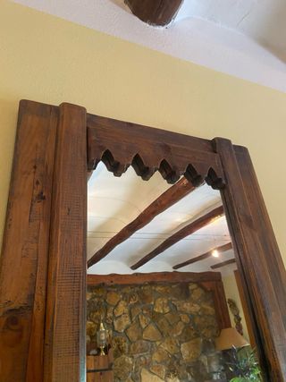 Espejo rústico de madera hecho a mano