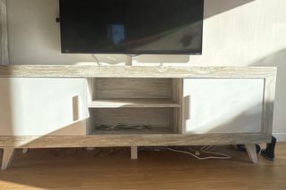 Mueble TV y Vitrina Madera y Cristal