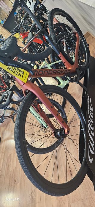 Bicicleta Mondraker Arid Carbon Gravel. NUEVA