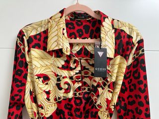 Vestido Guess estampado leopardo y oro