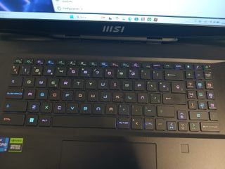 Portatil RTX 4090 MSI Stealth 17A13VI i9 32GB 2TB