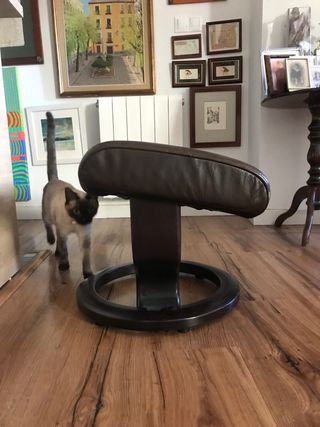 Reposapiés Piel y Madera Marca Stressless