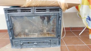 Estufa de leña antigua