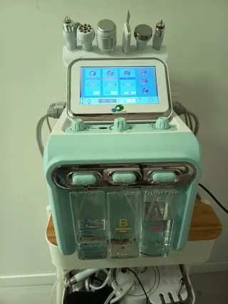 Máquina Hidrofacial Profesional