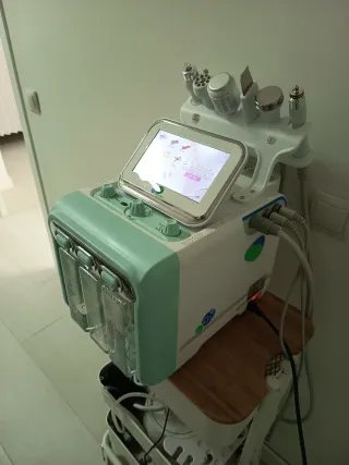 Máquina Hidrofacial Profesional