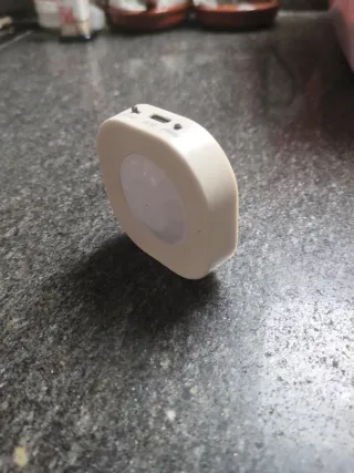 Pack Domótica 4Bombillas+2Enchufes+Interruptor+PIR