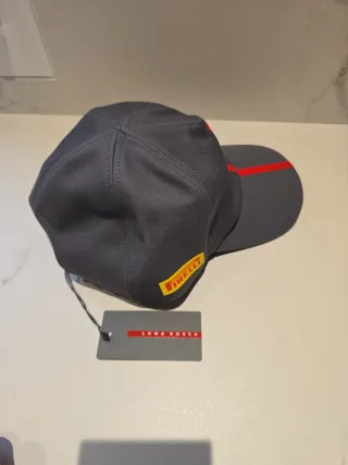 Gorra Prada Luna Rossa Pirelli Gris
