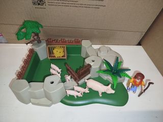 Playmobil Recinto con Cerdos y Pastor
