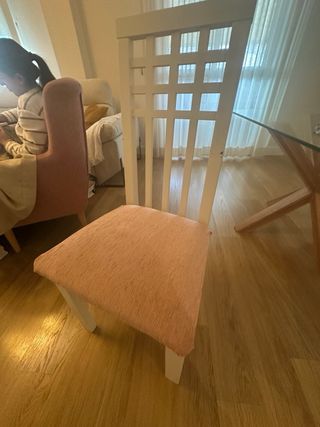 Sillas de madera salón