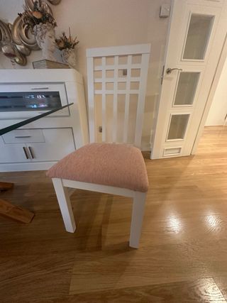 Sillas de madera salón