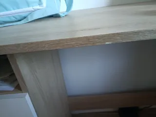 Escritorio madera y blanco