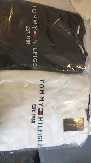 Bolsos Guess y Tous Negro