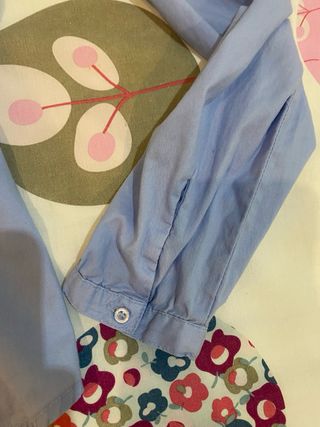 Camisa azul de manga larga