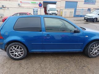 Volkswagen Golf 2004