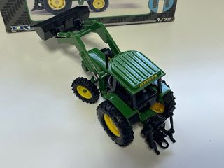 Tractor JOHN DEERE 3350 con pala Ertl 1/33