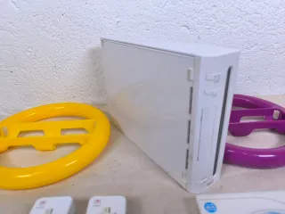 Consola Wii con accesorios y juego