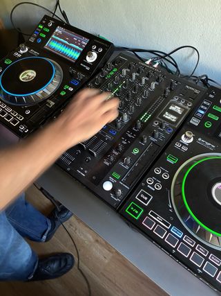 Pareja Denon DJ SC5000M Prime Negra