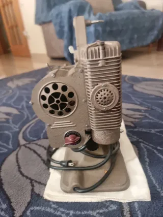 Proyector de vídeo antiguo