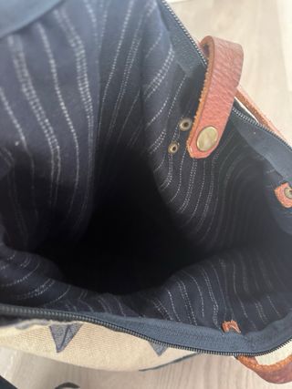 Bolso de tela con estampado de hojas