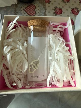 Conjunto de collar y pendientes corazón