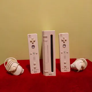 Nintendo Wii con 2 controller e 2 nunchuck