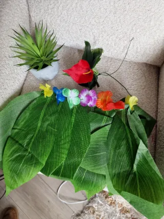 Lote 2 faldas hojas y prendedor flor