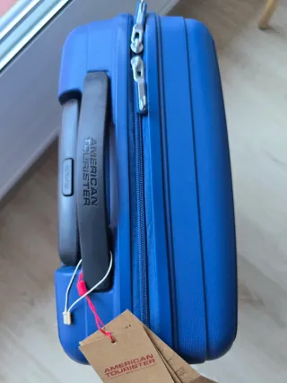 Maleta de mano American Tourister azul