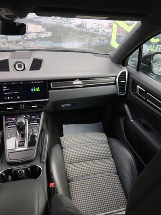 Porsche Cayenne Coupé -