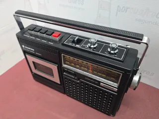 Radio Cassette Sanyo M2420-2 Vintage